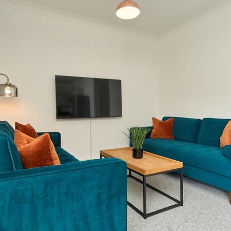 Beautiful 3 Bed Apartment In Bonchurch - Nr Ventnor - Large Outside Terrace & Parking - Dog Friendly - The Perfect Choice For Couples, Friends, Families - 5 Mins To Beach Esterno foto
