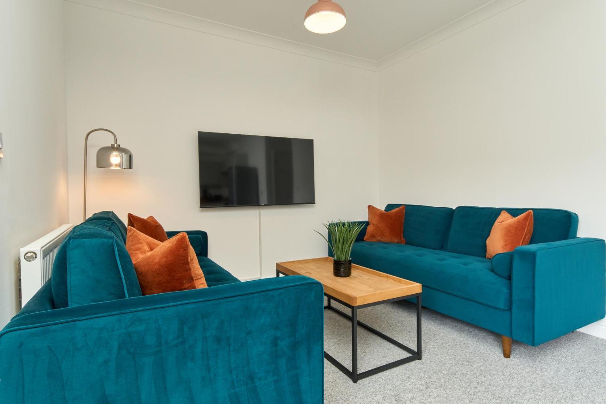 Beautiful 3 Bed Apartment In Bonchurch - Nr Ventnor - Large Outside Terrace & Parking - Dog Friendly - The Perfect Choice For Couples, Friends, Families - 5 Mins To Beach Esterno foto